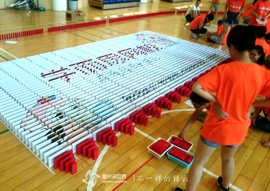 学而思学霸挑战多米诺，提升自我赢未来