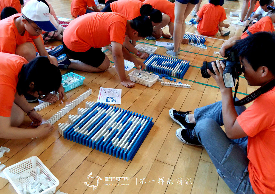 学而思学霸挑战多米诺，提升自我赢未来