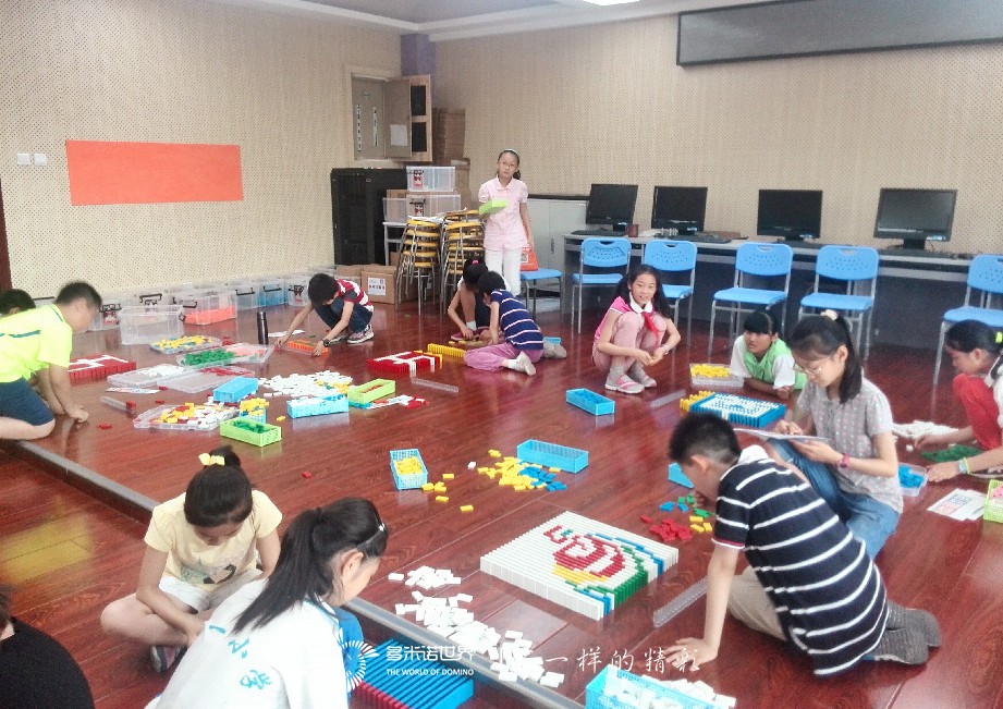 多米诺骨牌走进五一小学